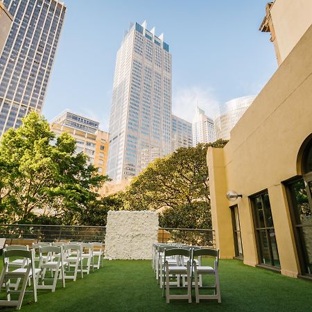 Sydney Harbour Marriott Hotel at Circular Quay Exteriör bild The rooftop garden at the San Diego Marriott