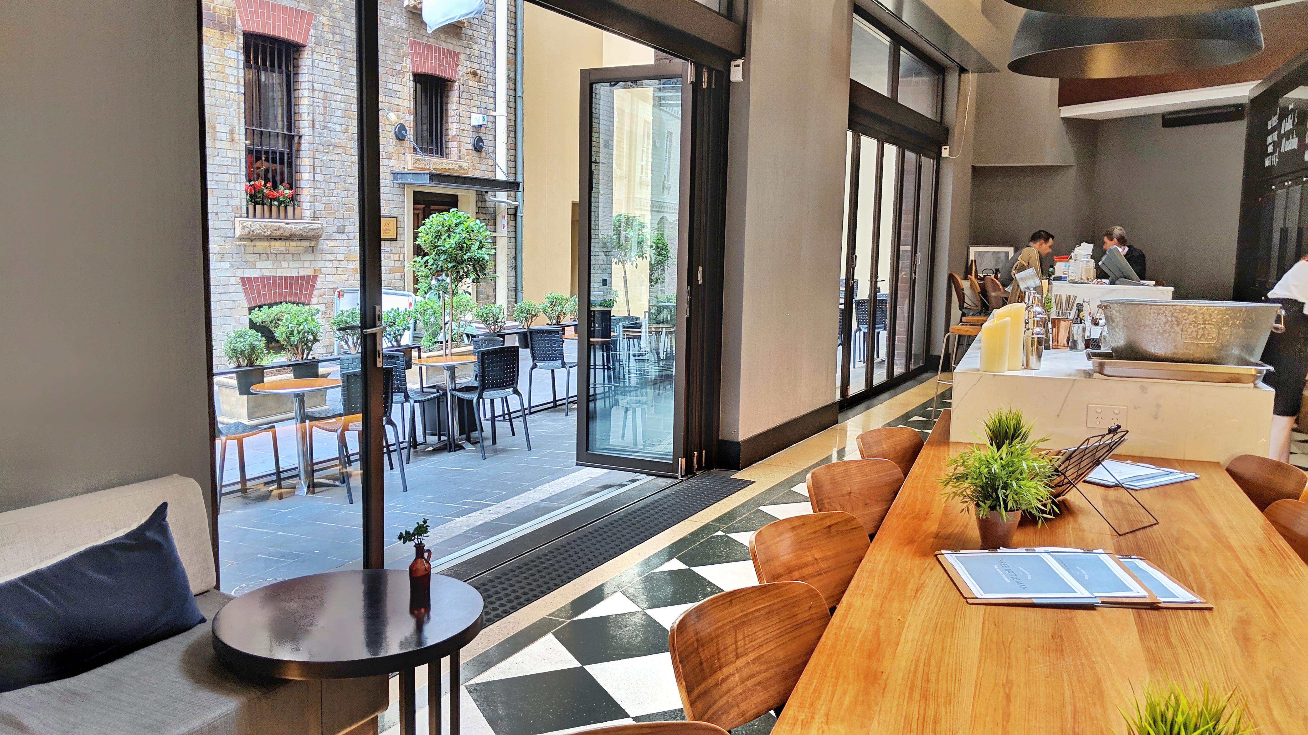 Sydney Harbour Marriott Hotel at Circular Quay Exteriör bild The interior of the restaurant