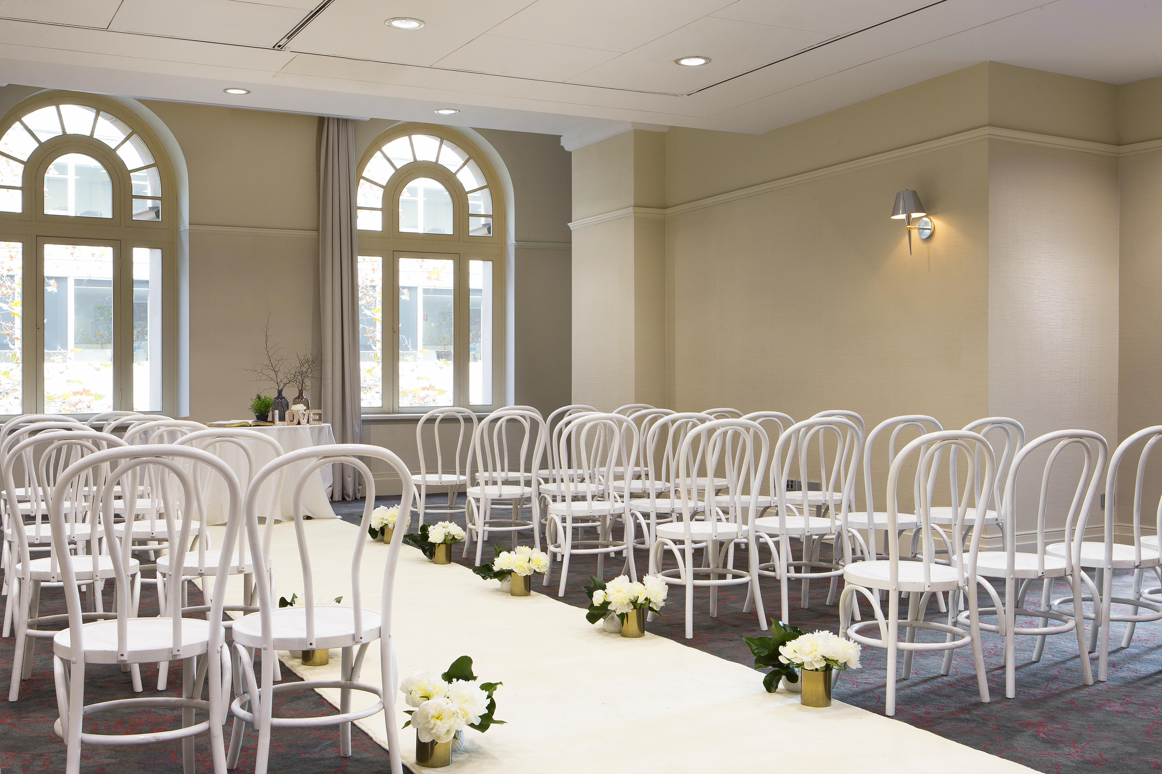 Sydney Harbour Marriott Hotel at Circular Quay Exteriör bild The Chapel