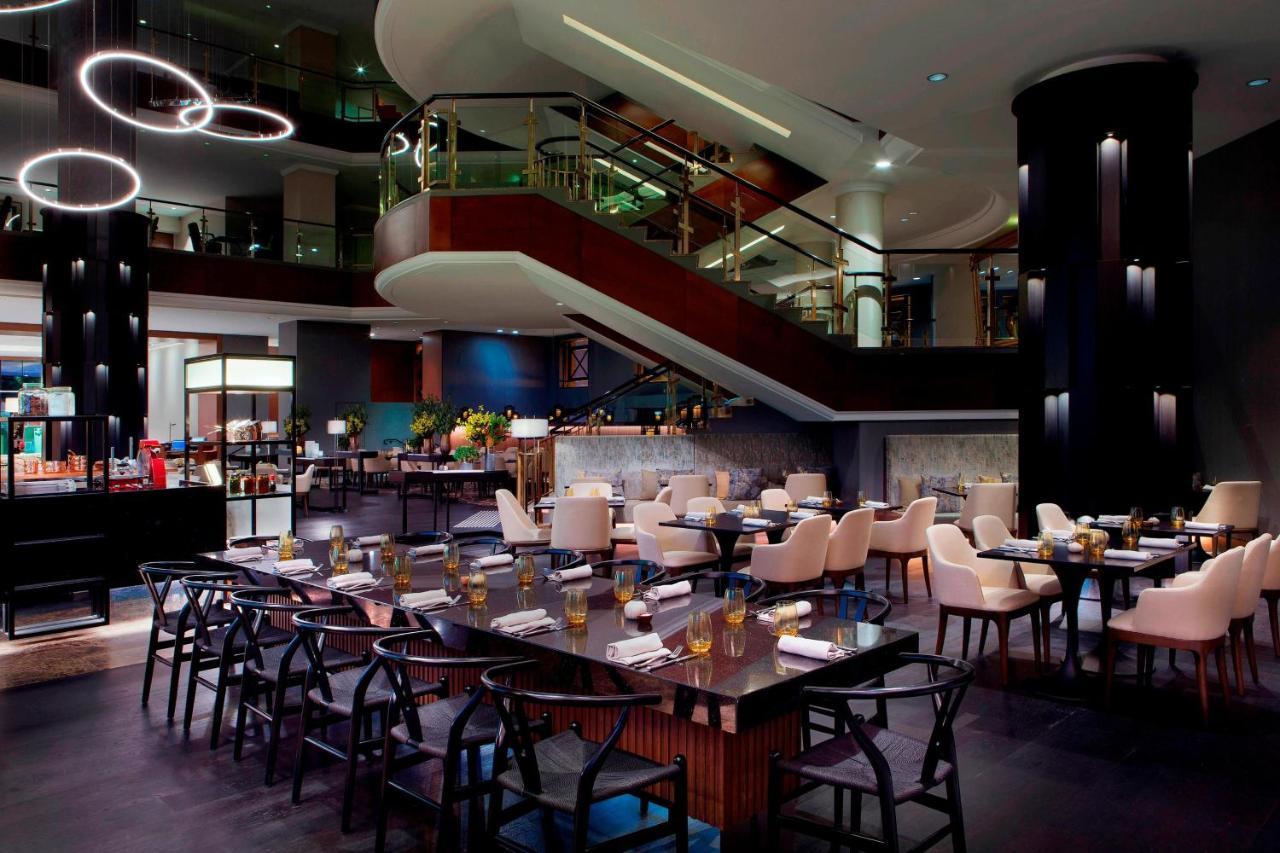 Sydney Harbour Marriott Hotel at Circular Quay Exteriör bild The interior of the restaurant