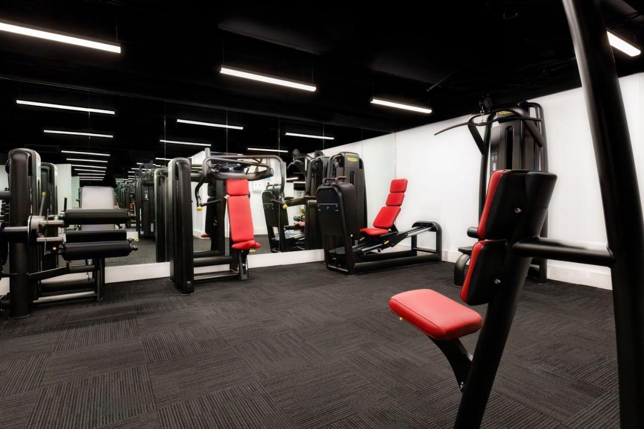 Sydney Harbour Marriott Hotel at Circular Quay Exteriör bild The gym at The Ivy Collection