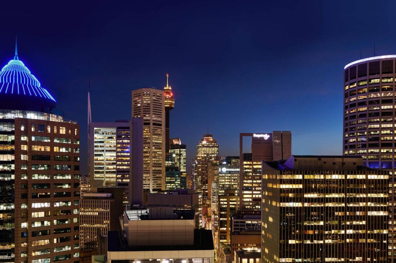 Sydney Harbour Marriott Hotel at Circular Quay Exteriör bild Phoenix skyline at night
