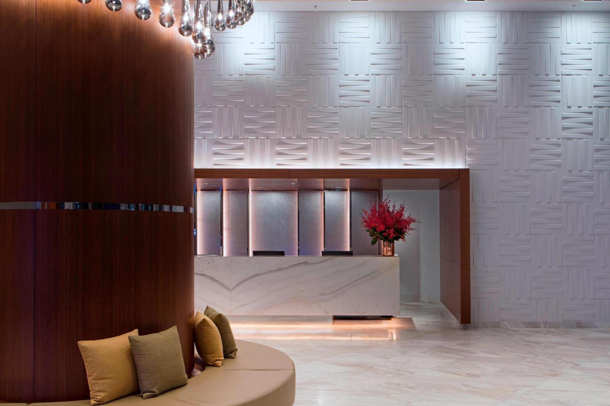 Sydney Harbour Marriott Hotel at Circular Quay Exteriör bild The lobby of the hotel