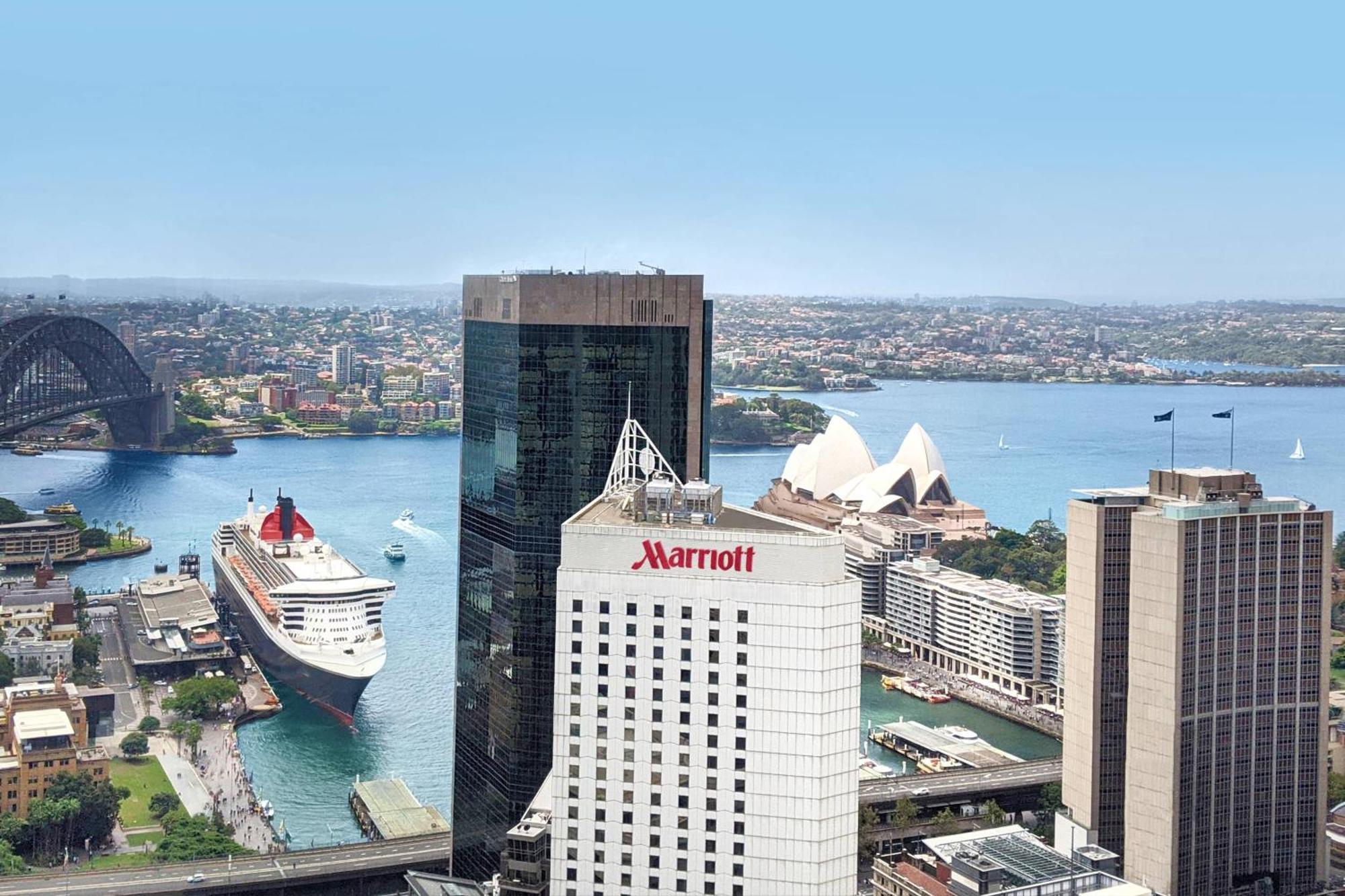 Sydney Harbour Marriott Hotel at Circular Quay Exteriör bild The hotel in 2012